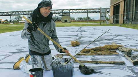 http://www.ostsee-zeitung.de/var/storage/images/oz/vorpommern/usedom/anklam/riesiges-gemaelde-fuers-alte-kraftwerk/242371022-3-ger-DE/Riesiges-Gemaelde-fuers-alte-Kraftwerk_ArticleWide.jpg